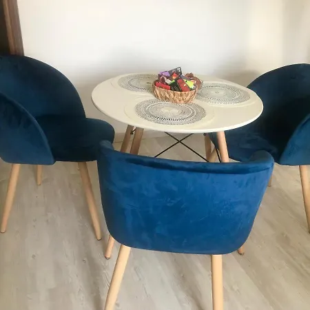 Проживание в семье Maison Du Vitrage *